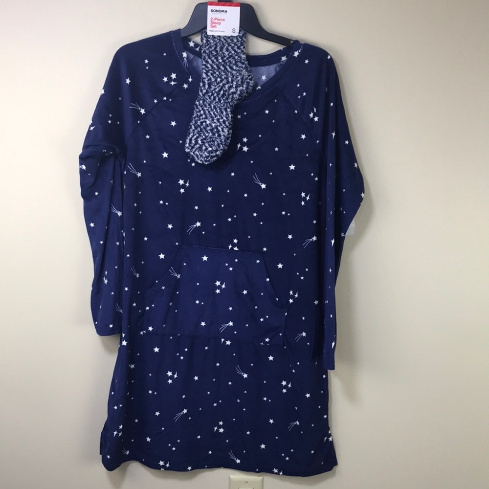 3/$14 NWT Sonoma 2 piece sleep set blue star velvet sleep dress and fuzzy socks
